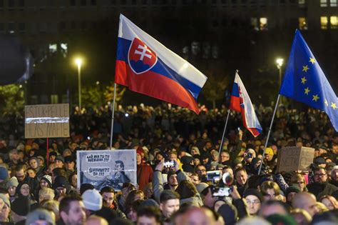 Hundreds of Slovaks protest the new government’s plan to close prosecutors office for top crimes